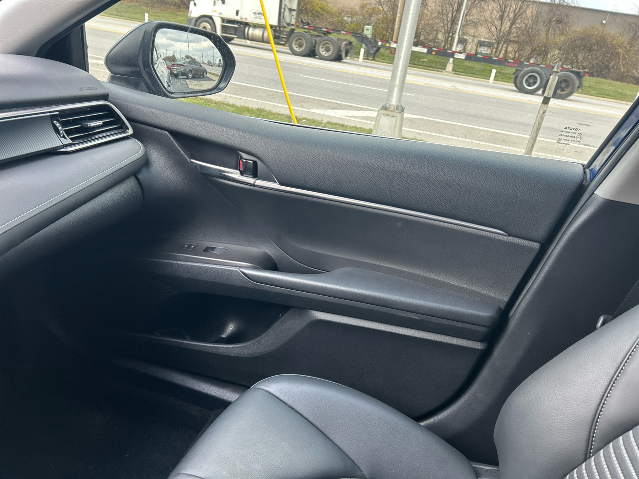 Toyota Camry SE Auto (Natl) 2023