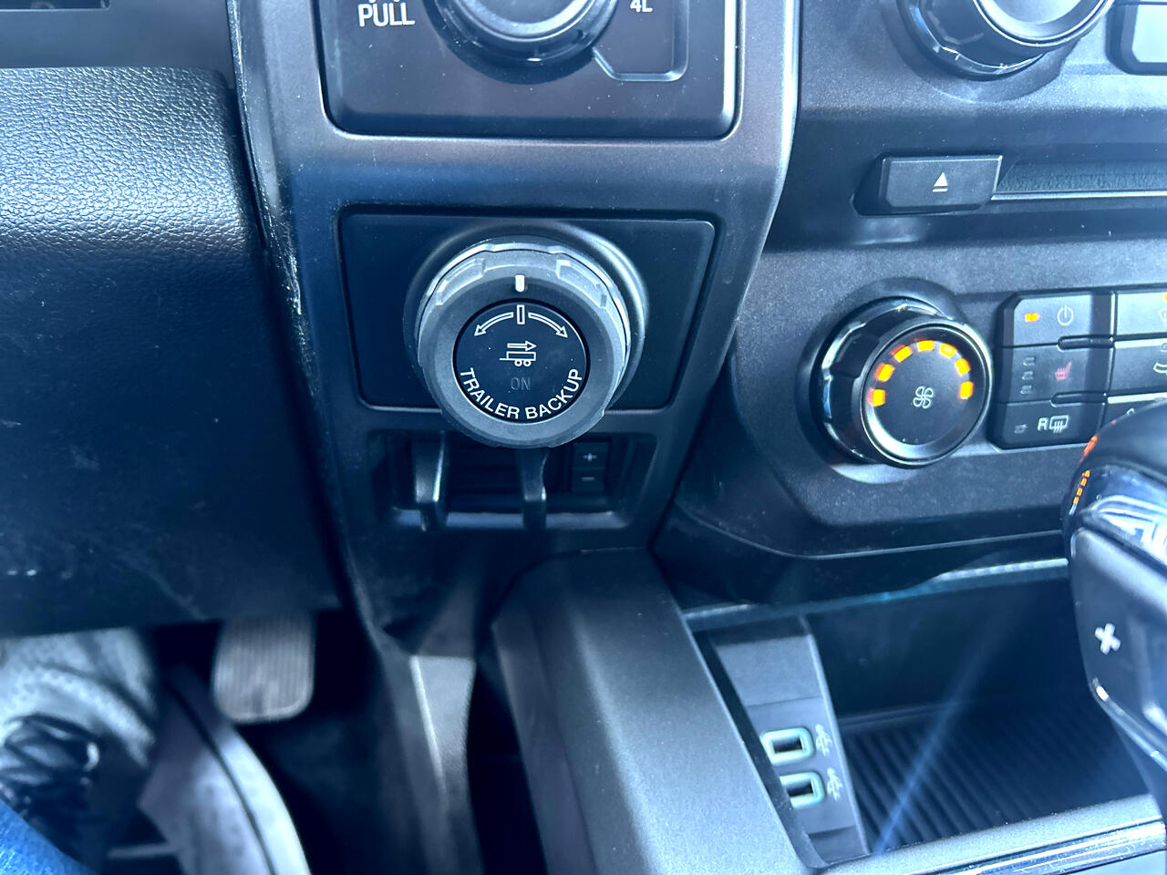 Ford F-150 4WD SuperCab 145" XLT 2018