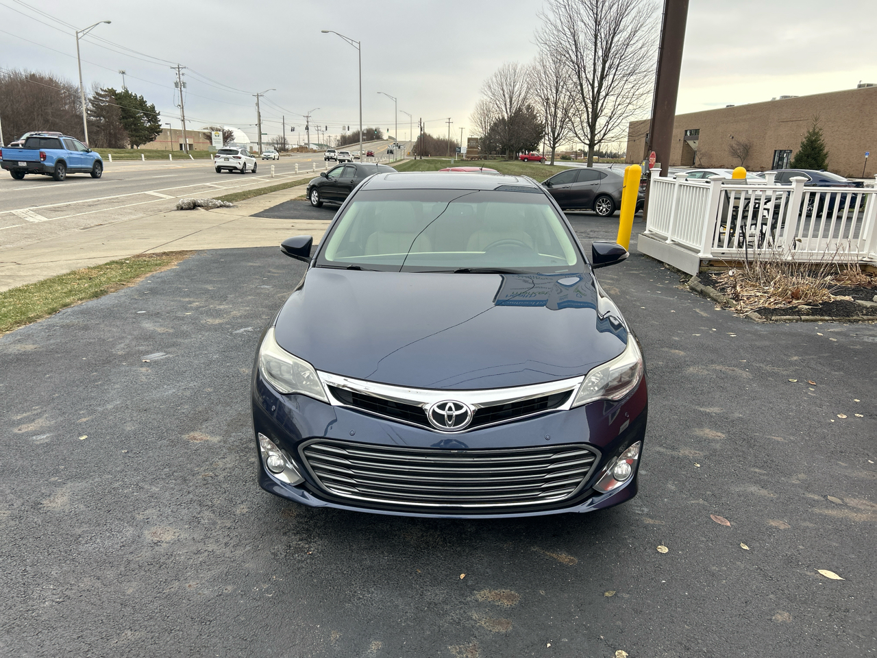 Toyota Avalon 4dr Sdn XLE Premium (Natl) 2014