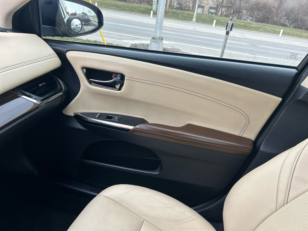 Toyota Avalon 4dr Sdn XLE Premium (Natl) 2014