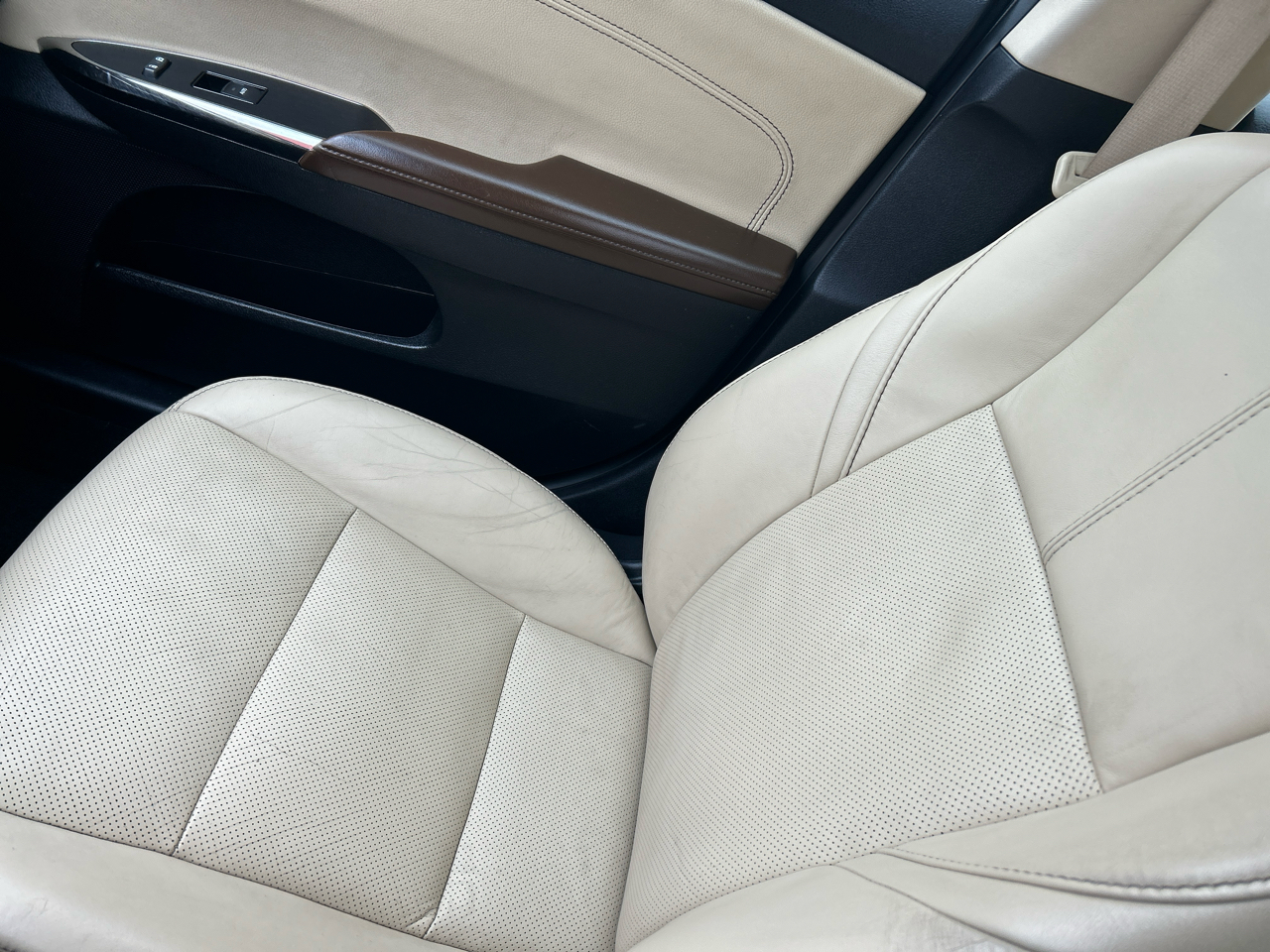 Toyota Avalon 4dr Sdn XLE Premium (Natl) 2014