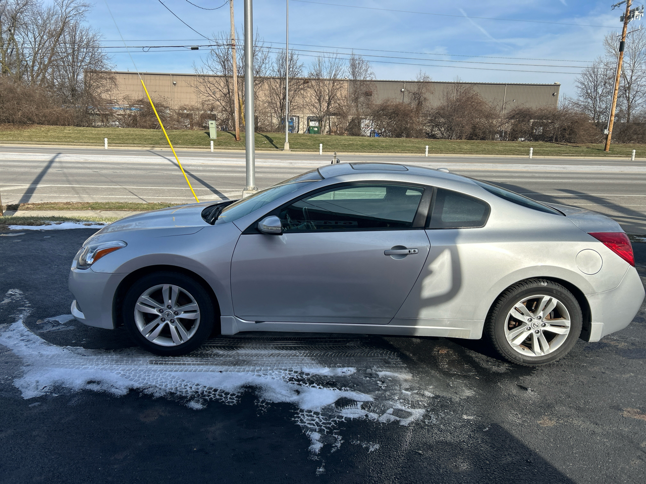 Nissan Altima 2dr Cpe I4 CVT 2.5 S 2012