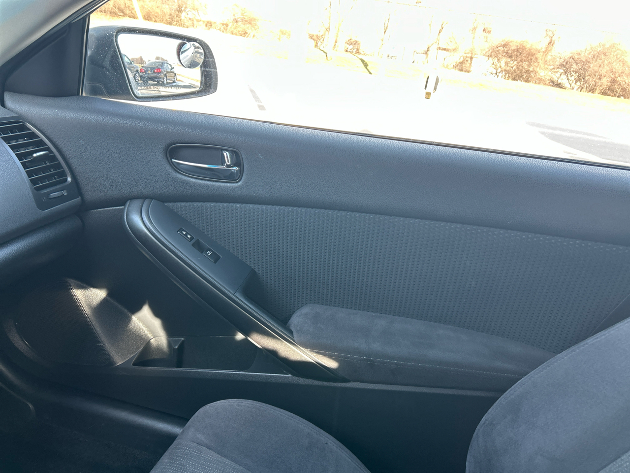 Nissan Altima 2dr Cpe I4 CVT 2.5 S 2012