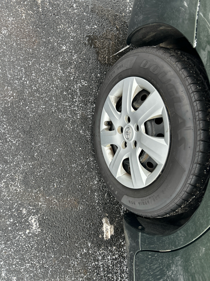 Toyota Camry 4dr Sdn I4 Man LE (Natl) 2011