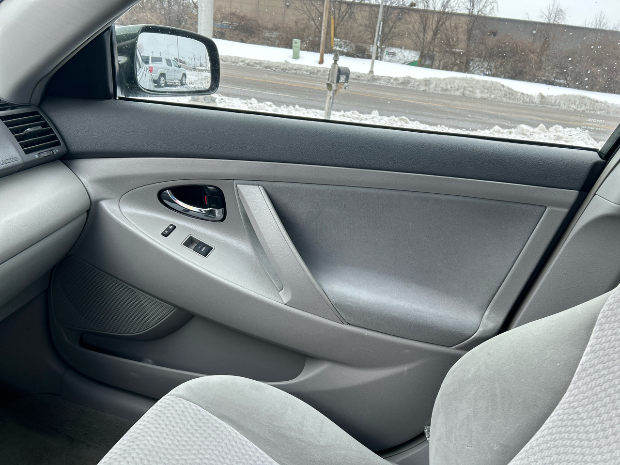 Toyota Camry 4dr Sdn I4 Man LE (Natl) 2011