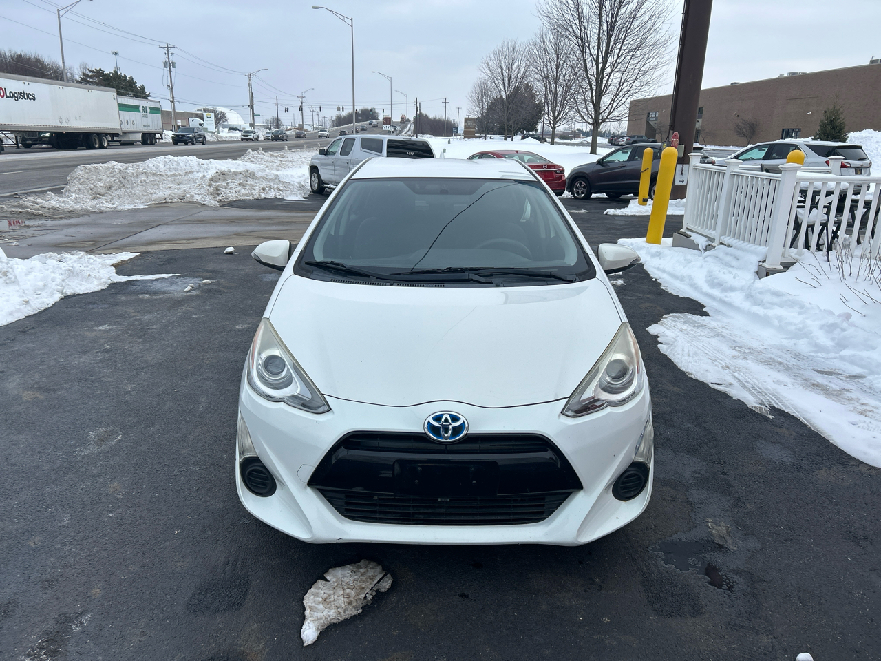 Toyota Prius c 5dr HB Three (Natl) 2015