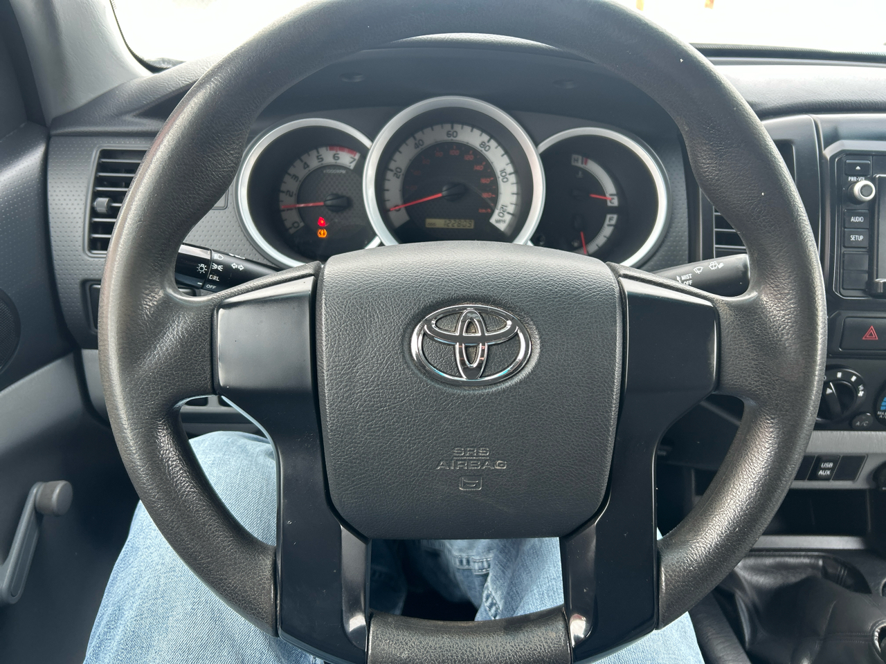 Toyota Tacoma 2WD Reg Cab I4 MT (Natl) 2014