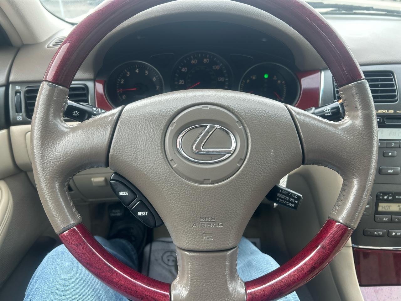 Lexus ES 300 4dr Sdn 2003