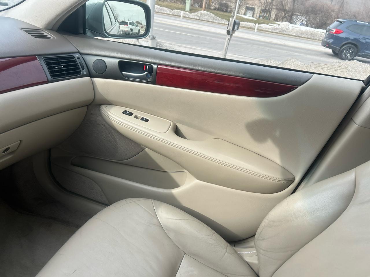 Lexus ES 300 4dr Sdn 2003