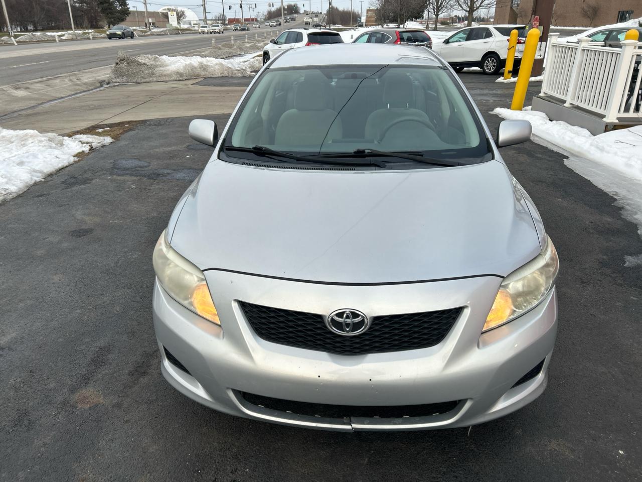 Toyota Corolla 4dr Sdn Man (Natl) 2010