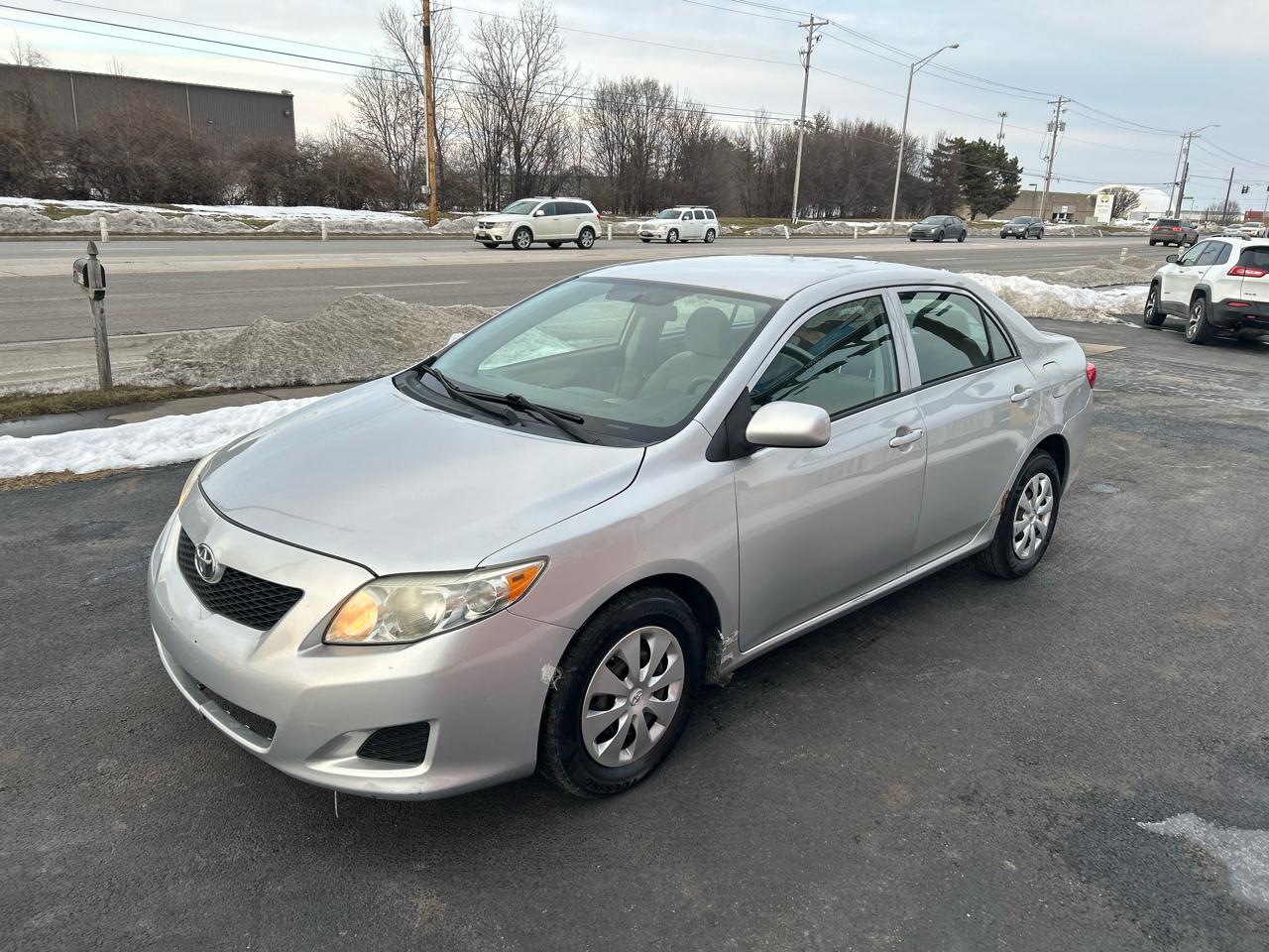 Toyota Corolla 4dr Sdn Man (Natl) 2010