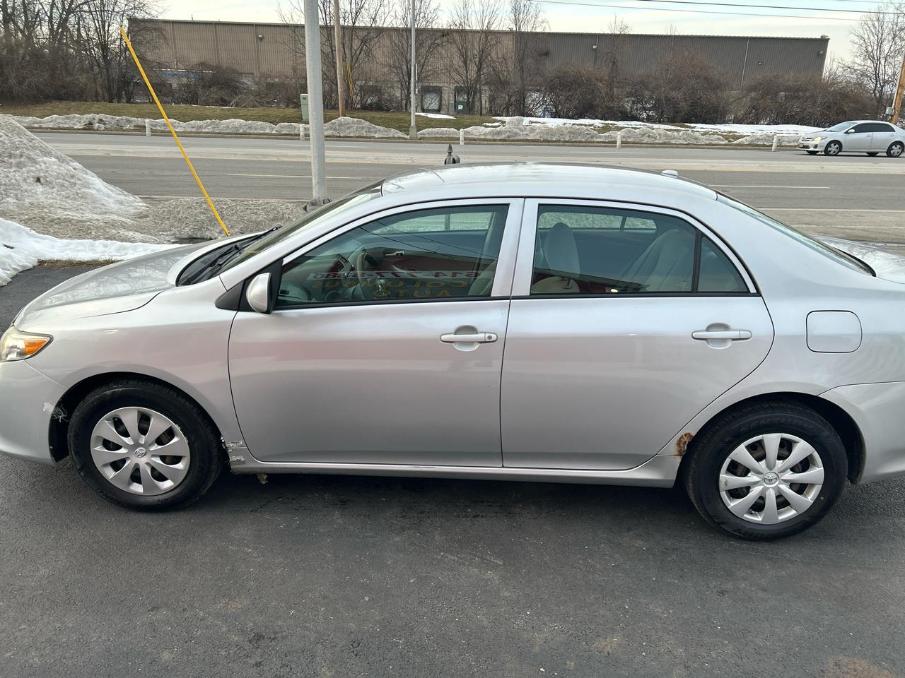 Toyota Corolla 4dr Sdn Man (Natl) 2010