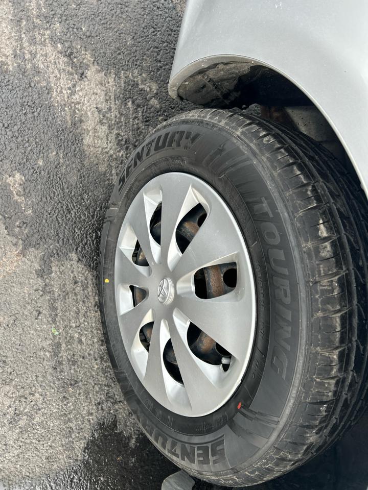 Toyota Corolla 4dr Sdn Man (Natl) 2010