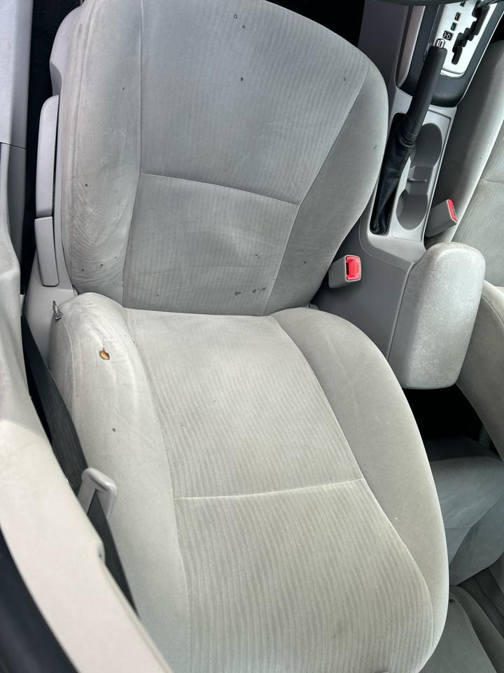 Toyota Corolla 4dr Sdn Man (Natl) 2010