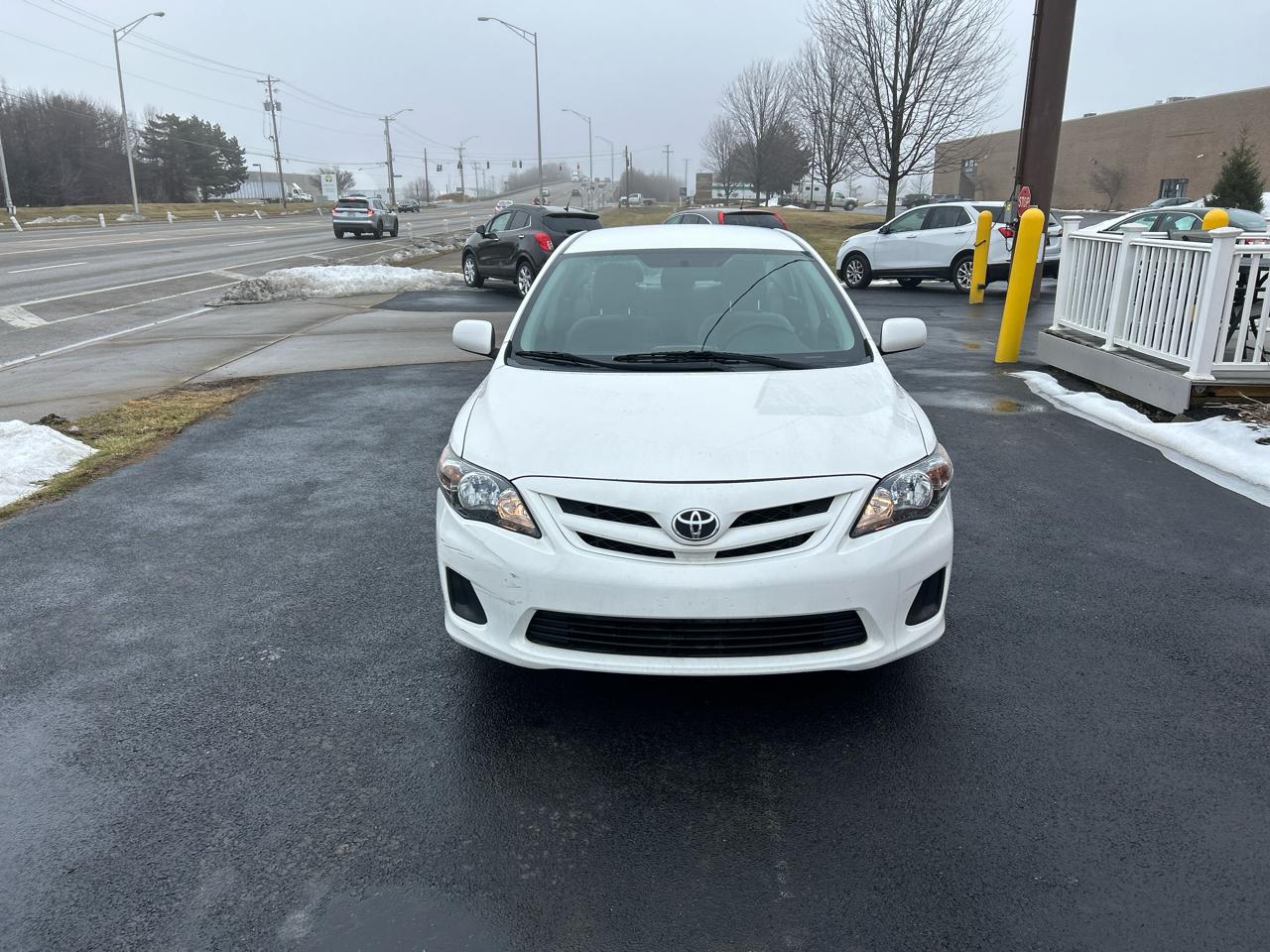 Toyota Corolla 4dr Sdn Auto LE (Natl) 2011