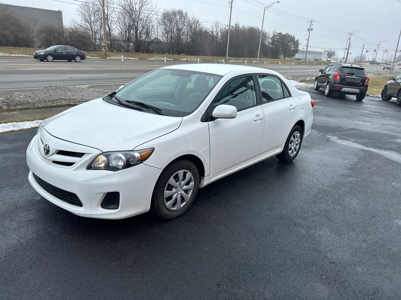 Toyota Corolla 4dr Sdn Auto LE (Natl) 2011