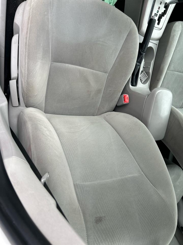 Toyota Corolla 4dr Sdn Auto LE (Natl) 2011