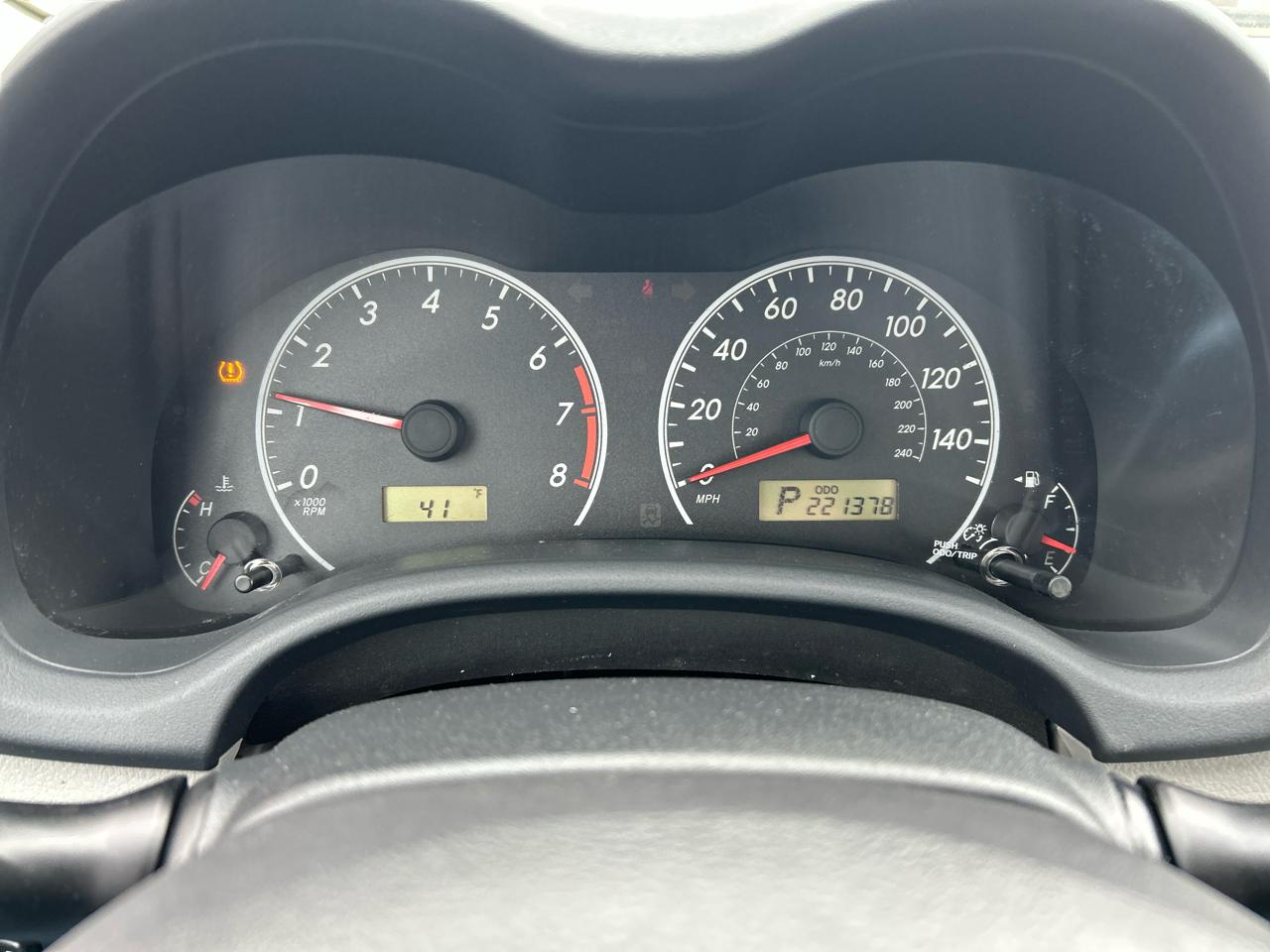 Toyota Corolla 4dr Sdn Auto LE (Natl) 2011