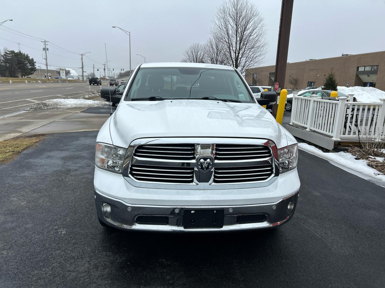 RAM 1500 Big Horn 4x4 Crew Cab 5'7" Box 2017