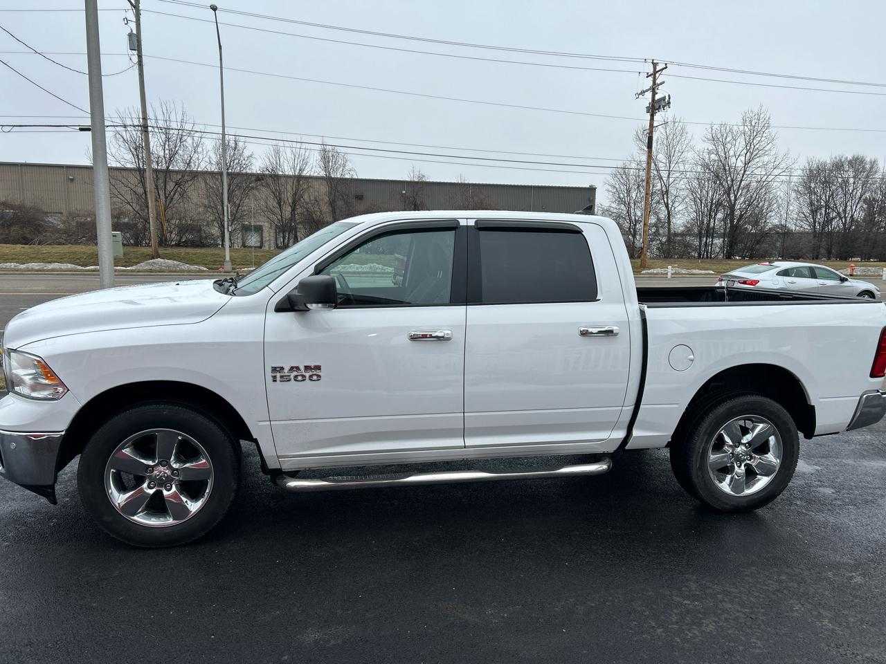 RAM 1500 Big Horn 4x4 Crew Cab 5'7" Box 2017