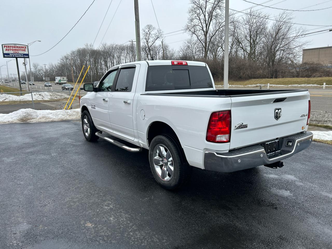 RAM 1500 Big Horn 4x4 Crew Cab 5'7" Box 2017