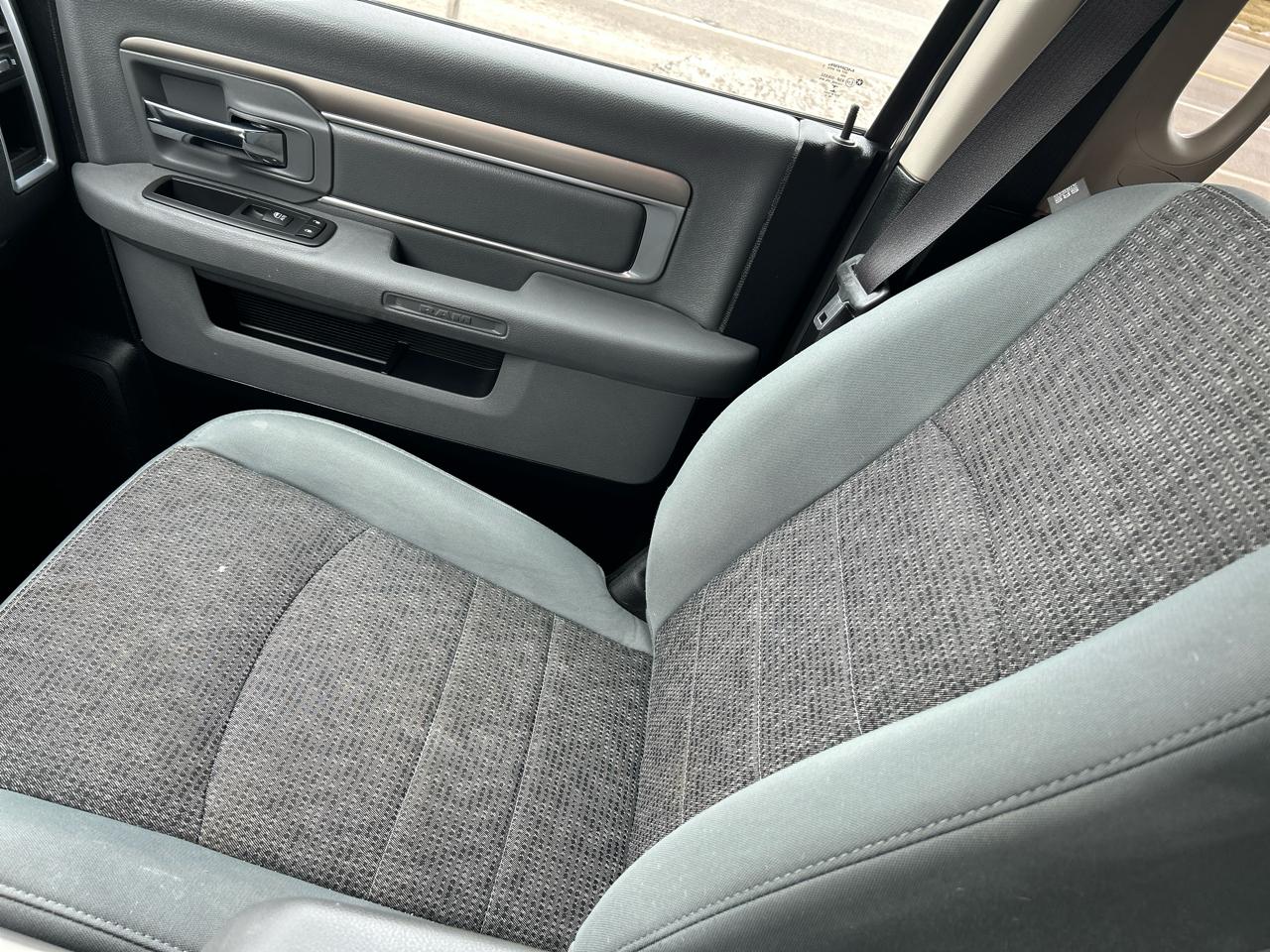 RAM 1500 Big Horn 4x4 Crew Cab 5'7" Box 2017