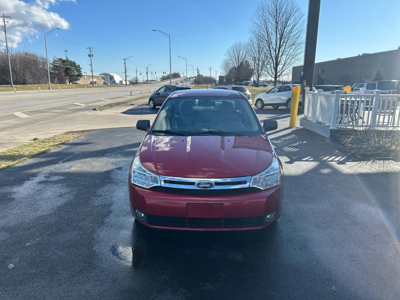 Ford Focus 4dr Sdn SE 2010