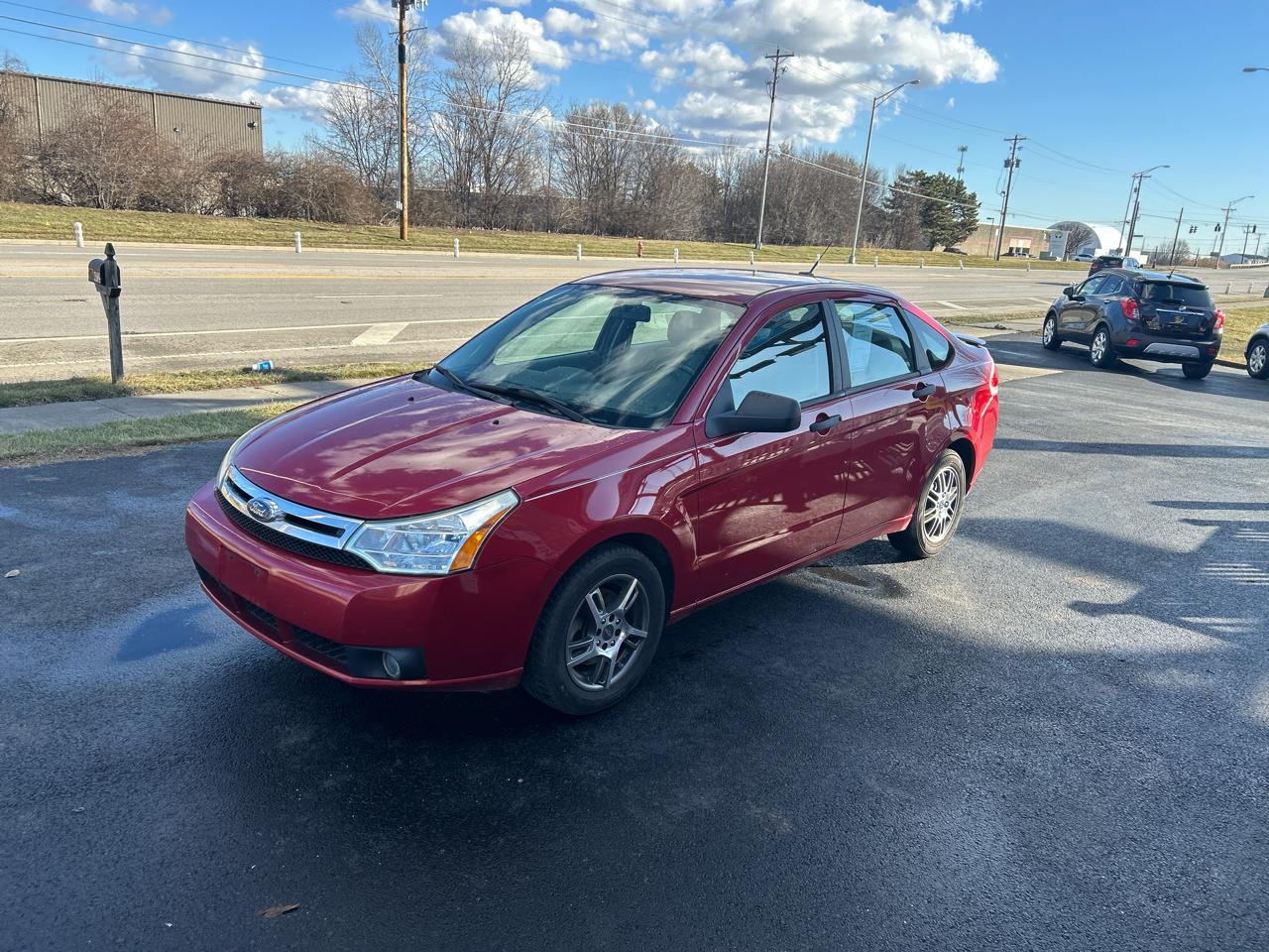 Ford Focus 4dr Sdn SE 2010