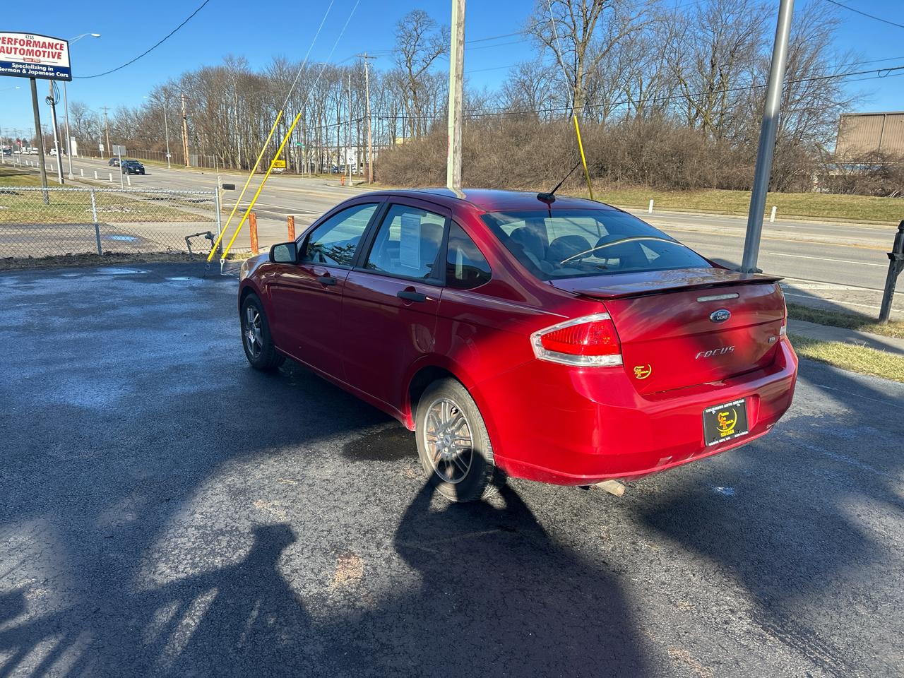 Ford Focus 4dr Sdn SE 2010