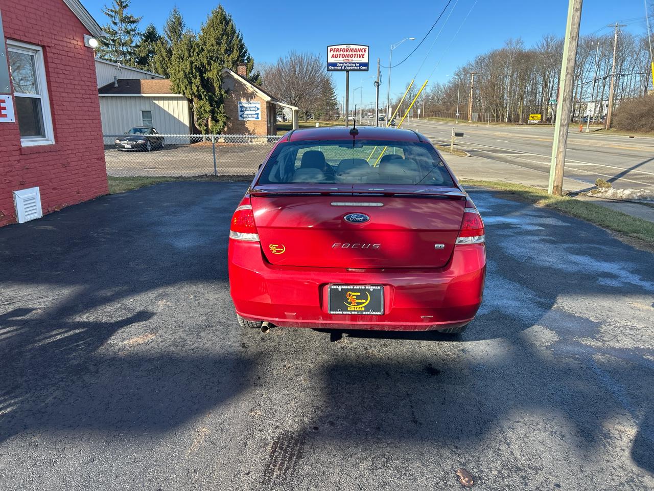 Ford Focus 4dr Sdn SE 2010