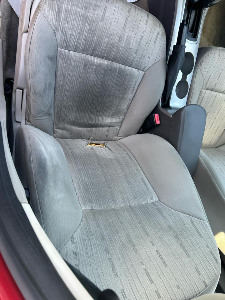 Ford Focus 4dr Sdn SE 2010