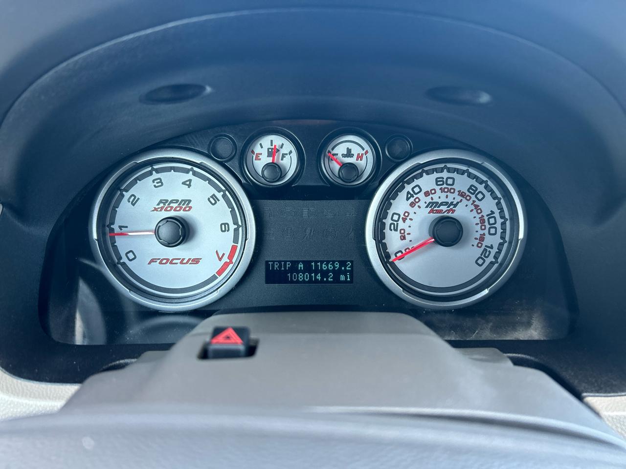 Ford Focus 4dr Sdn SE 2010