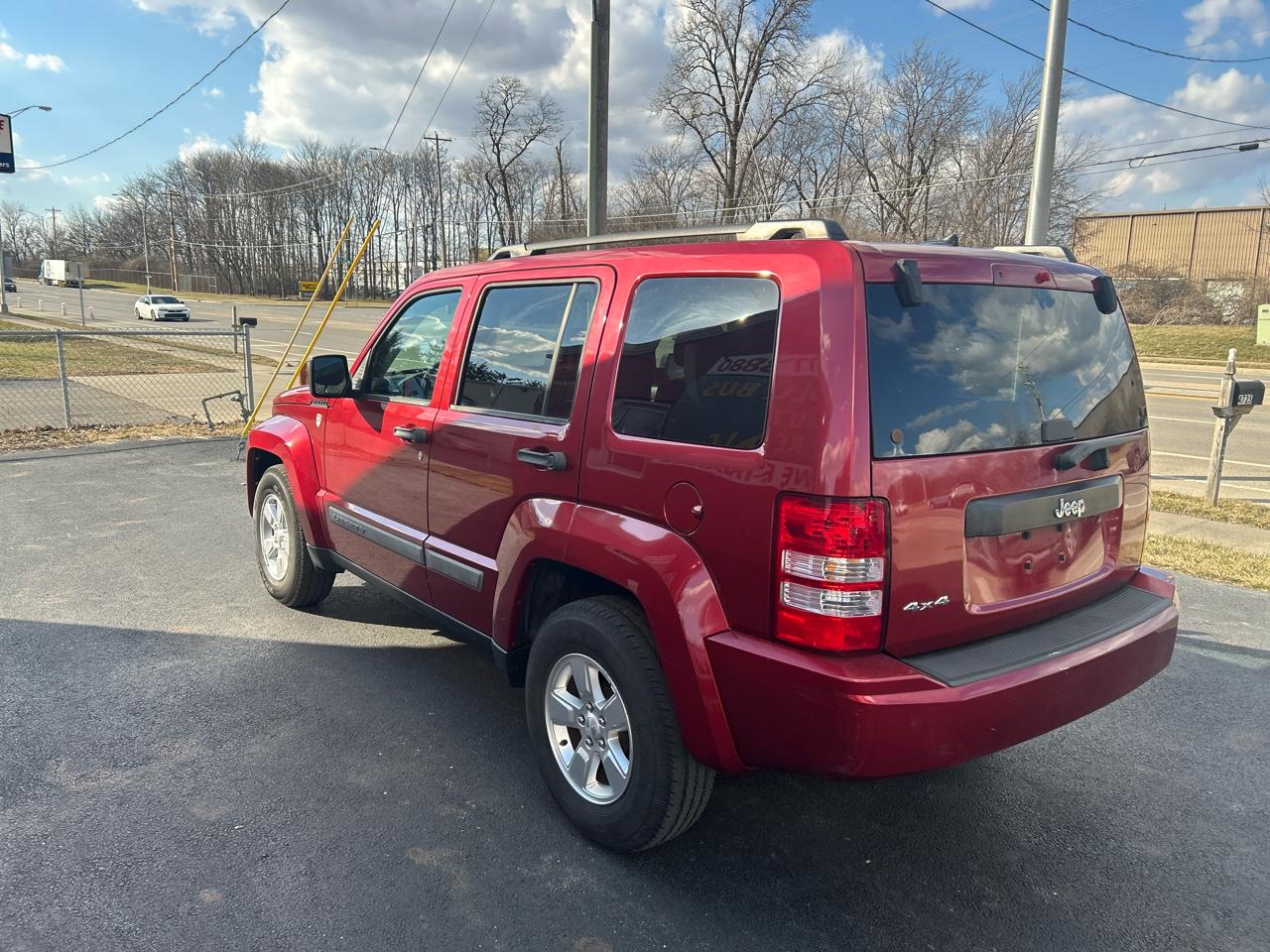 Jeep Liberty 4WD 4dr Sport 2012