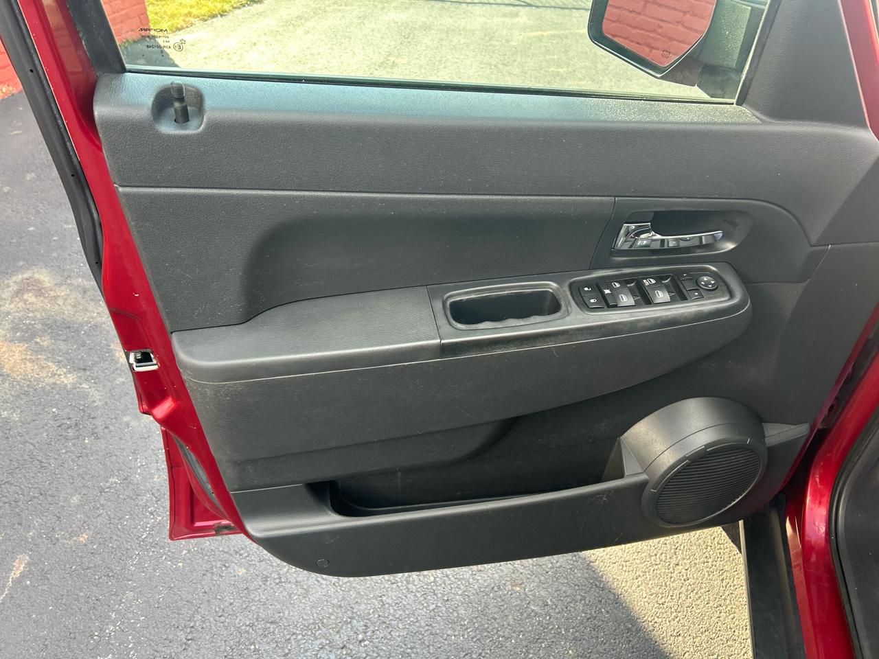 Jeep Liberty 4WD 4dr Sport 2012