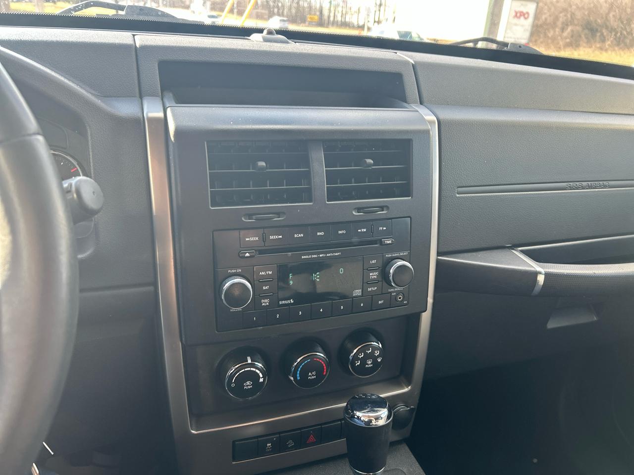 Jeep Liberty 4WD 4dr Sport 2012