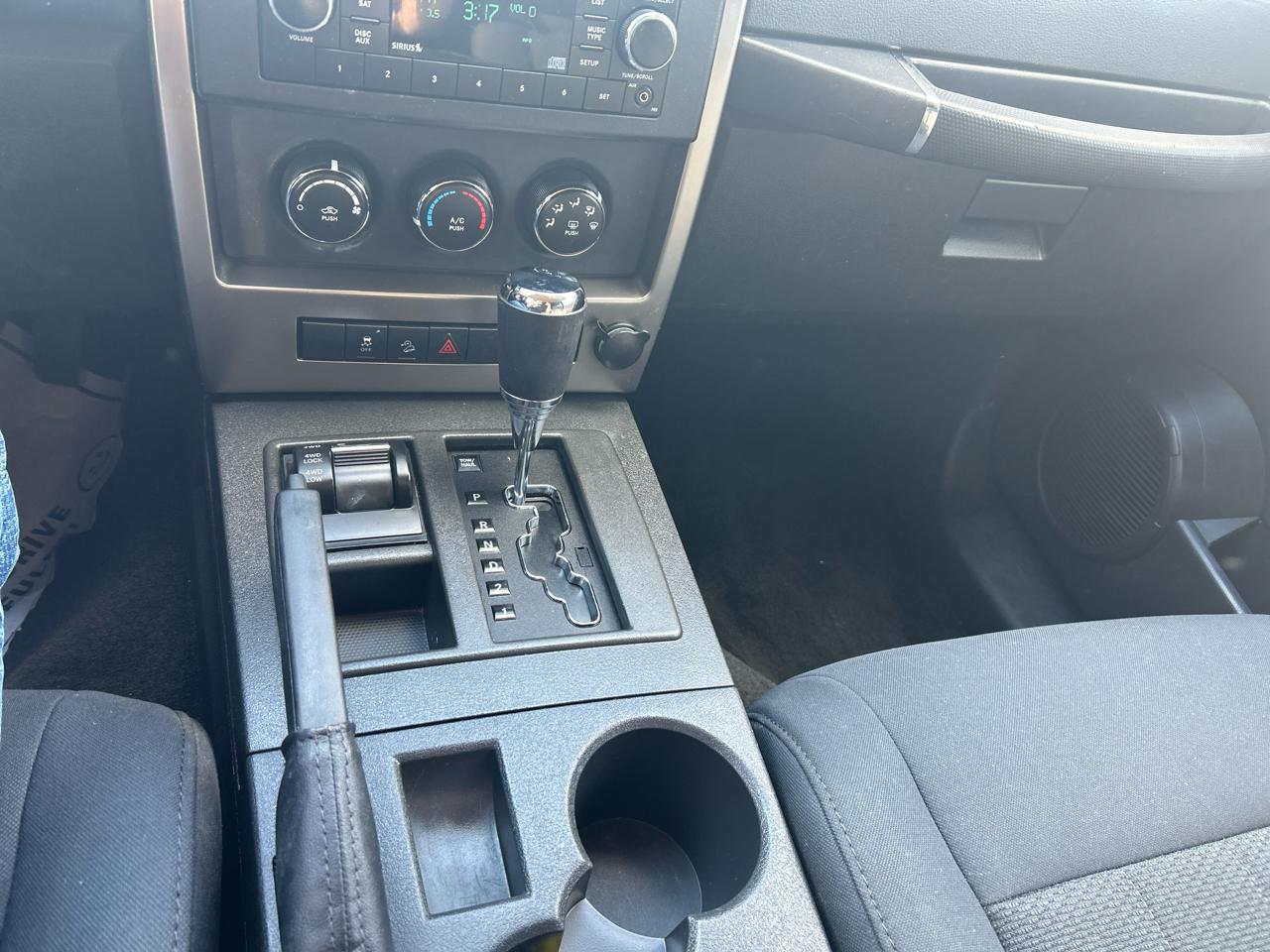 Jeep Liberty 4WD 4dr Sport 2012