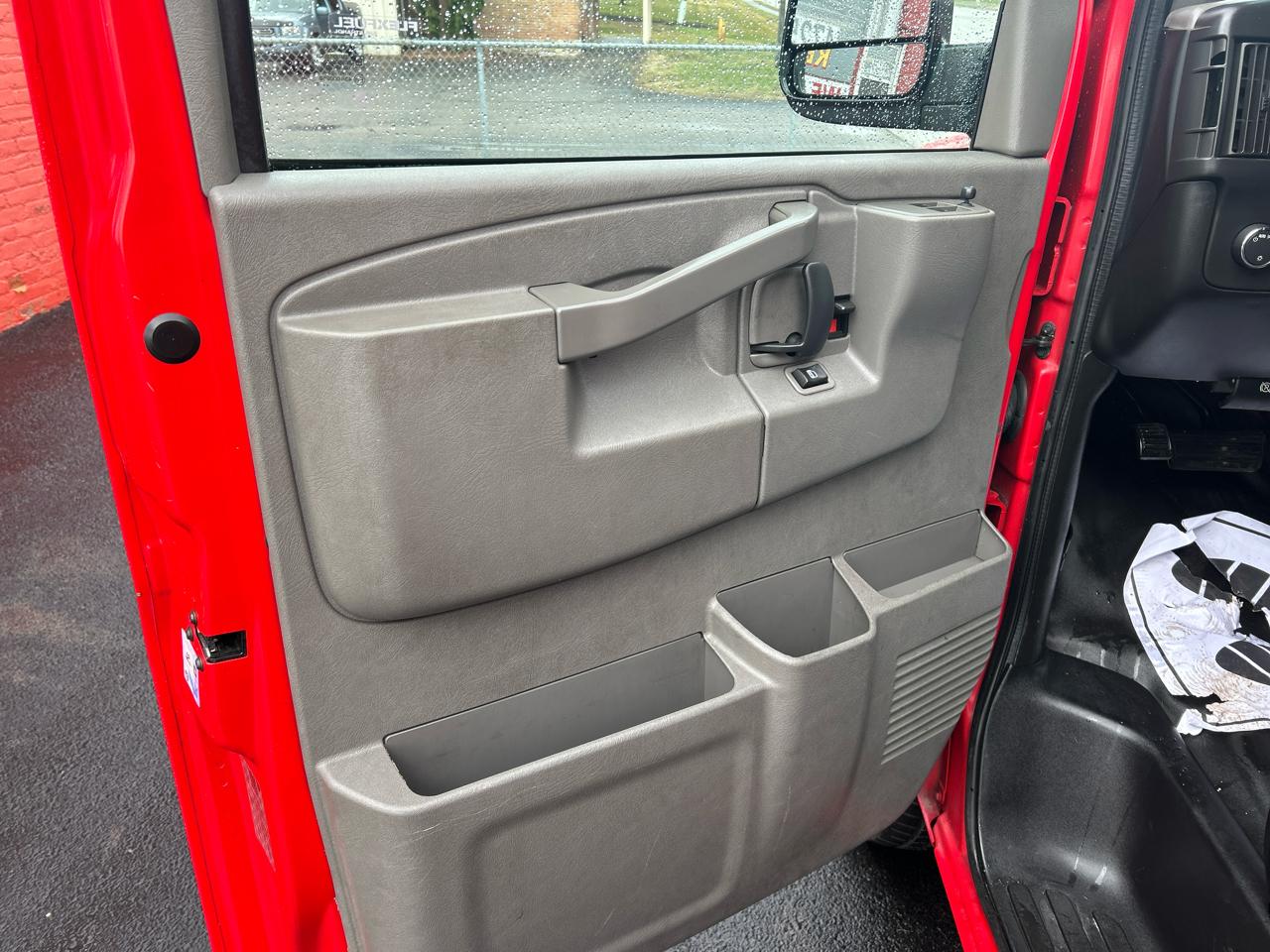 Chevrolet Express Cargo Van RWD 3500 135" 2019