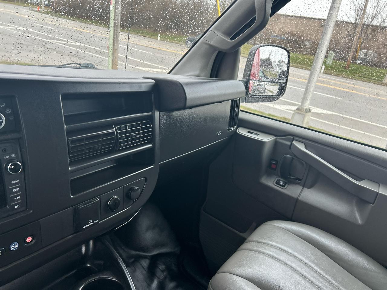 Chevrolet Express Cargo Van RWD 3500 135" 2019