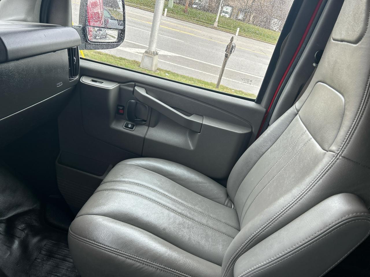 Chevrolet Express Cargo Van RWD 3500 135" 2019