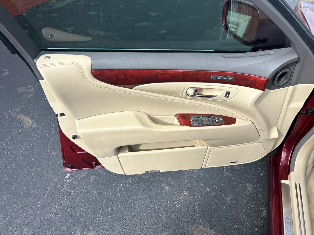 Lexus LS 460 4dr Sdn AWD 2009