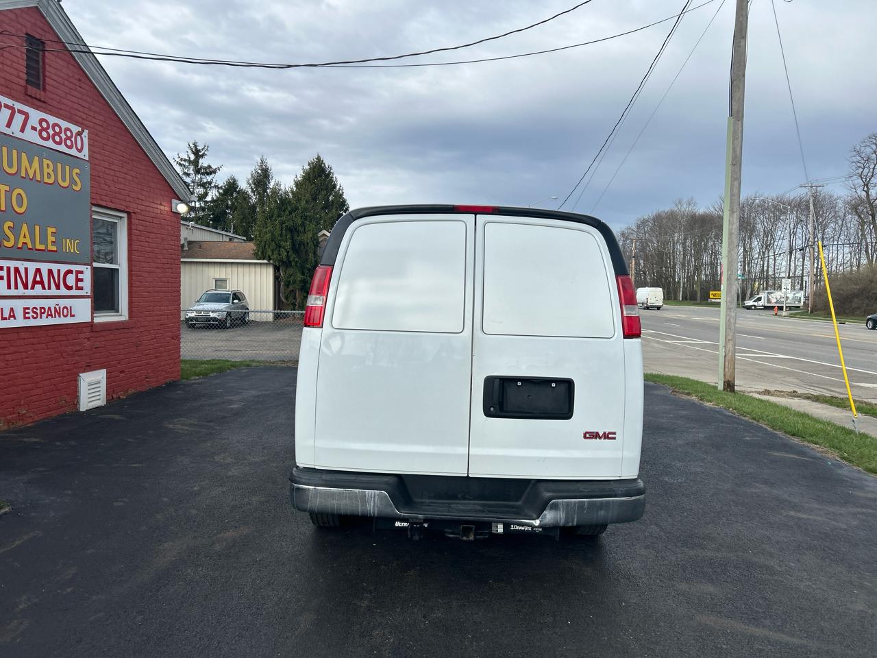 GMC Savana Cargo Van RWD 2500 135" 2017