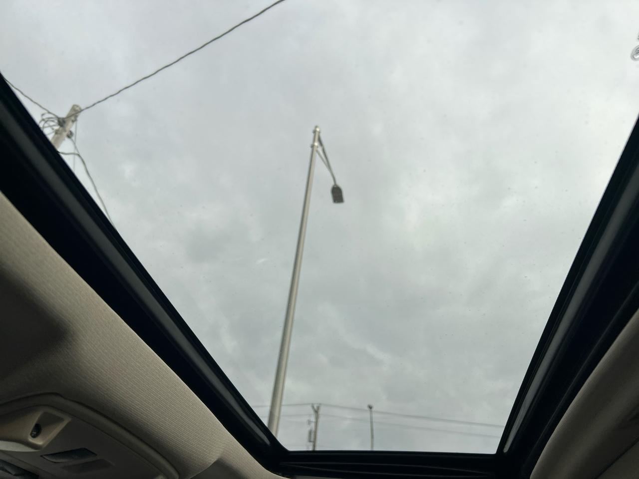 Cadillac Escalade ESV 4WD 4dr Luxury 2017