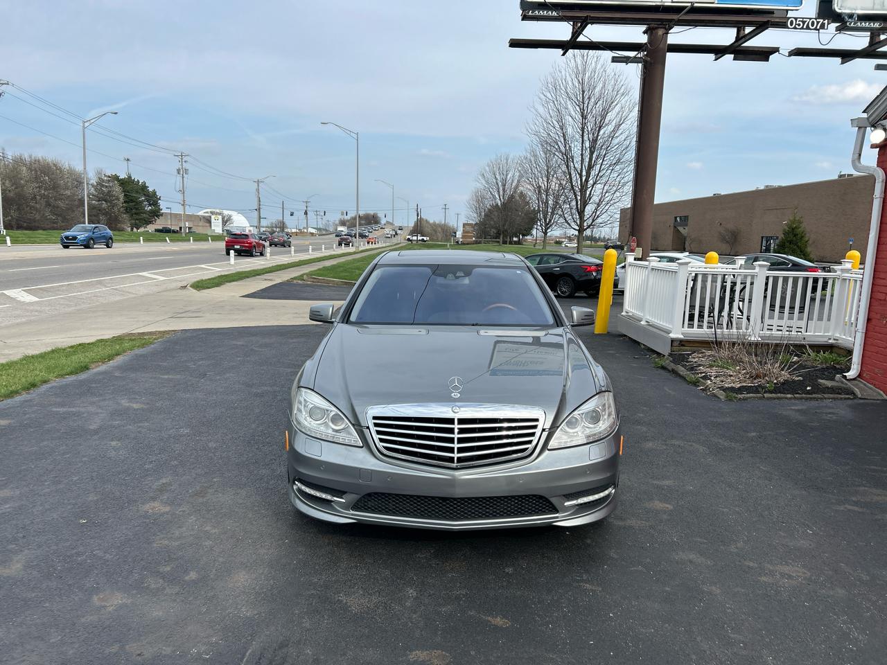 Mercedes-Benz S-Class 4dr Sdn S 550 4MATIC 2010