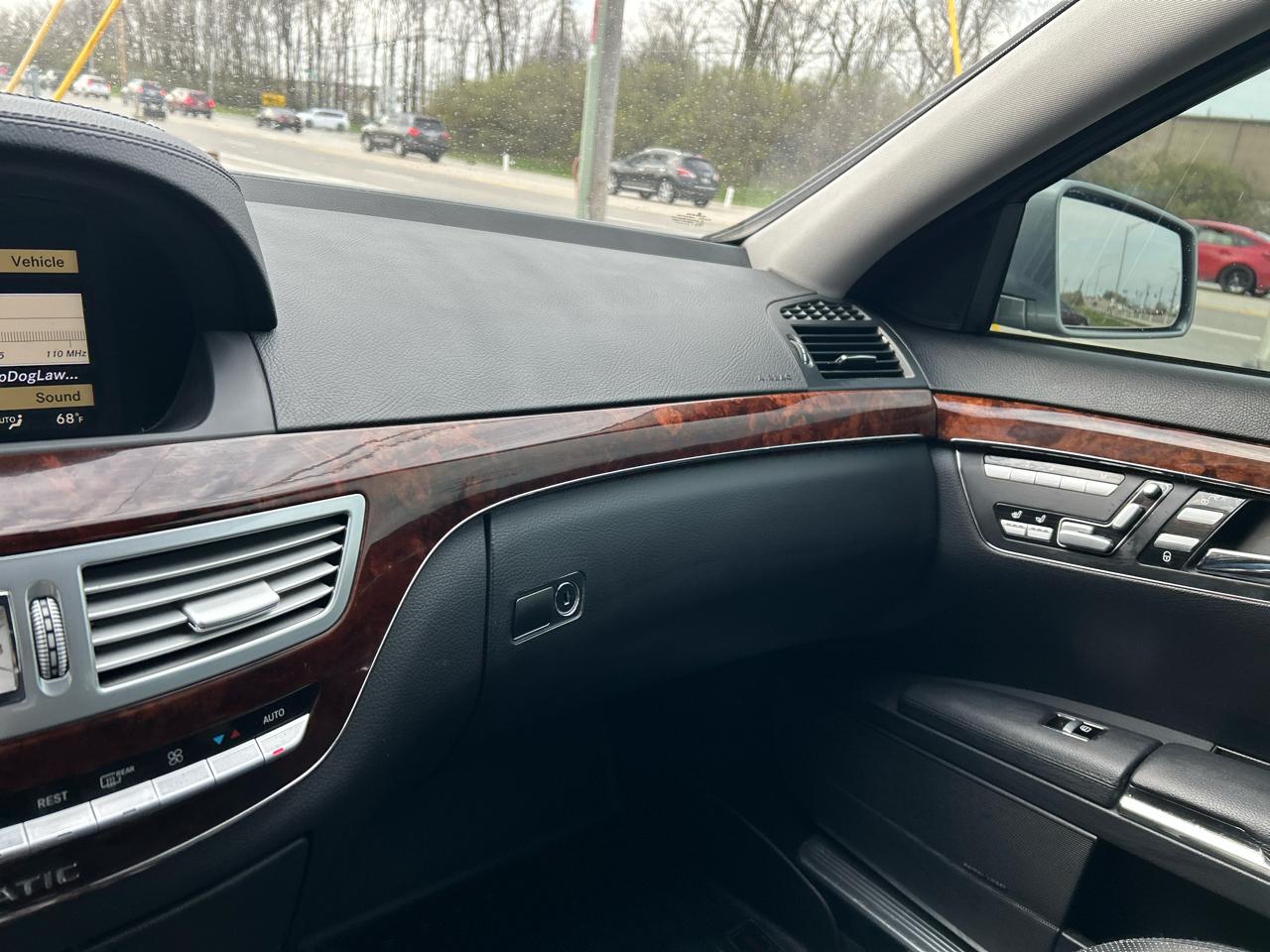 Mercedes-Benz S-Class 4dr Sdn S 550 4MATIC 2010