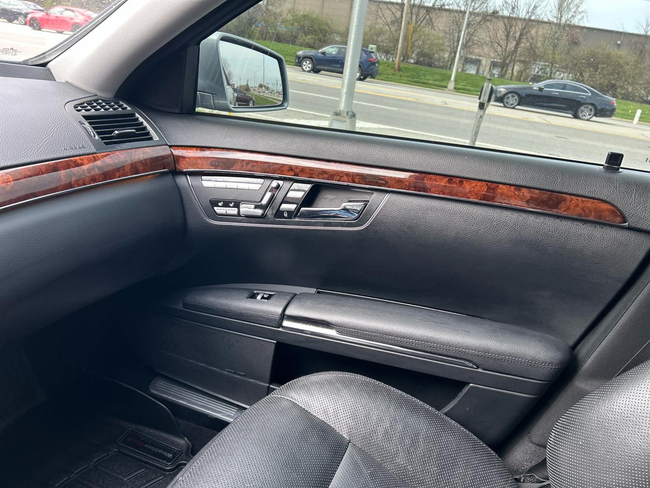 Mercedes-Benz S-Class 4dr Sdn S 550 4MATIC 2010