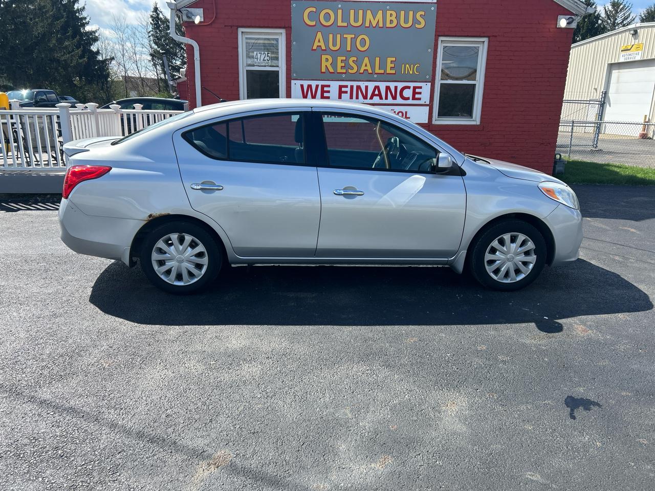 Nissan Versa 4dr Sdn CVT 1.6 SV 2014
