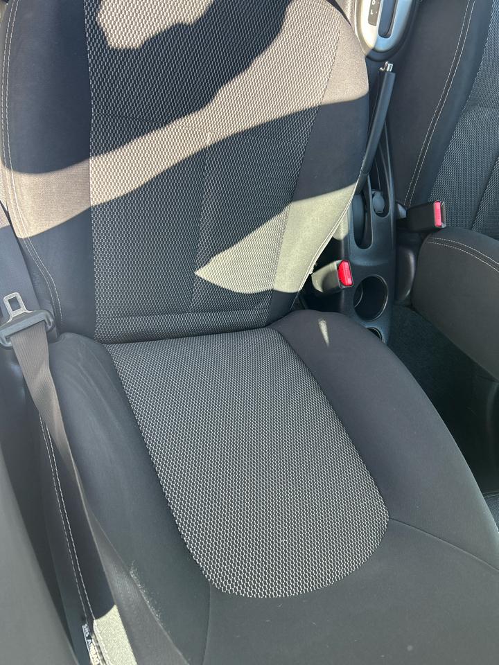 Nissan Versa 4dr Sdn CVT 1.6 SV 2014