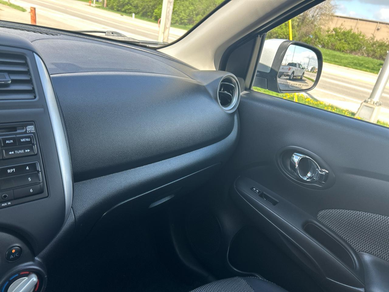 Nissan Versa 4dr Sdn CVT 1.6 SV 2014