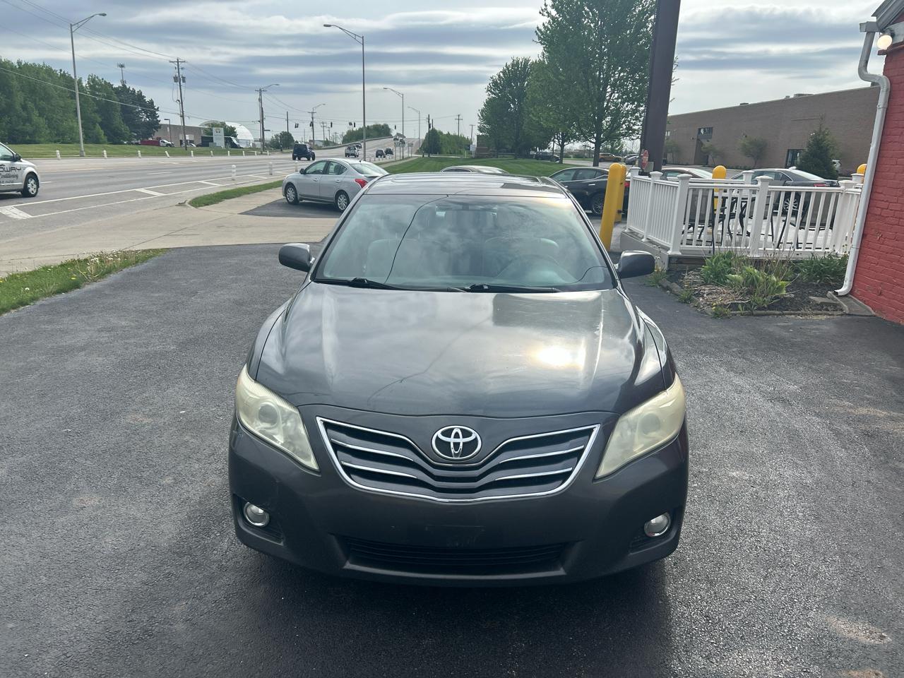 Toyota Camry 4dr Sdn I4 Man (Natl) 2010