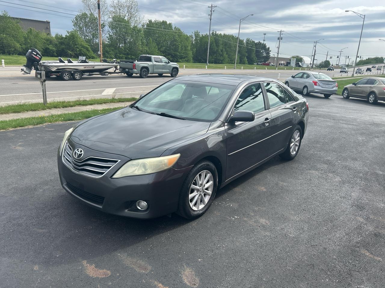 Toyota Camry 4dr Sdn I4 Man (Natl) 2010